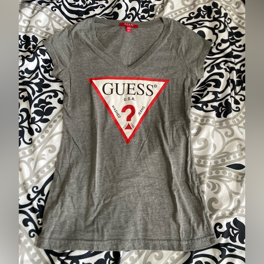 GUESS Gray and Red Logo V-Neck Tee